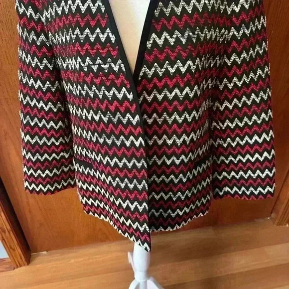 Kasper Womens Red And White Zig Zag Pattern Blazer. Size 12 Lined - Picture 2 of 14